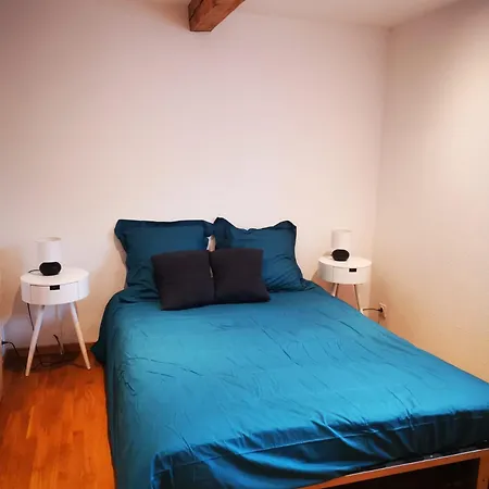 Joli Meuble Calme Et Proche Commodites *
